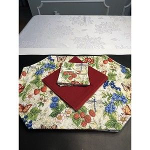 New 12pc Amish Made Quilted Strawberries Bees Placemats Napkins Coasters